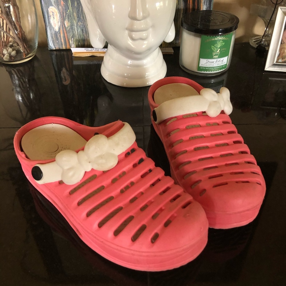 🤗3-25 Salmon shoes like Crocs not Crocs though